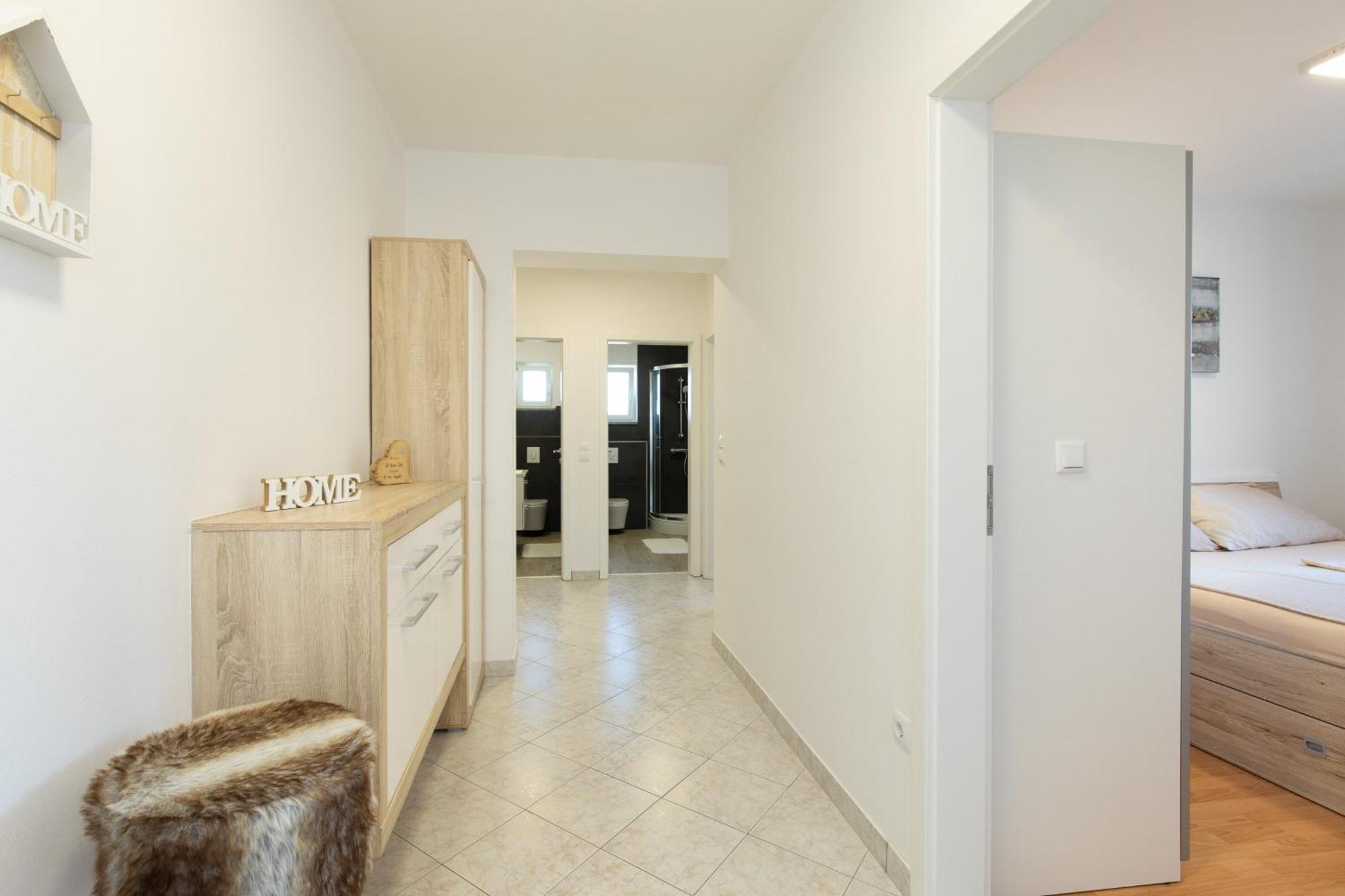 Appartamento Tom'S House Njivice Esterno foto