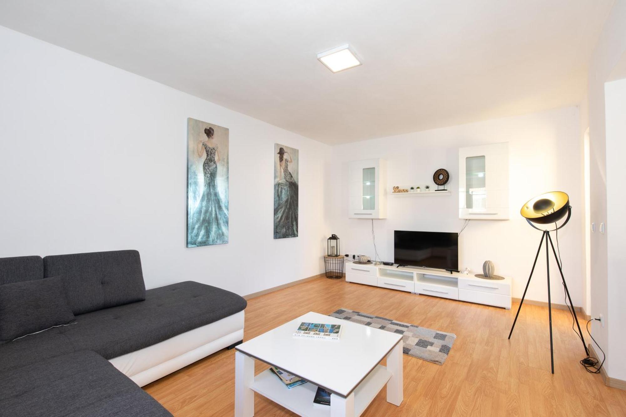 Appartamento Tom'S House Njivice Esterno foto