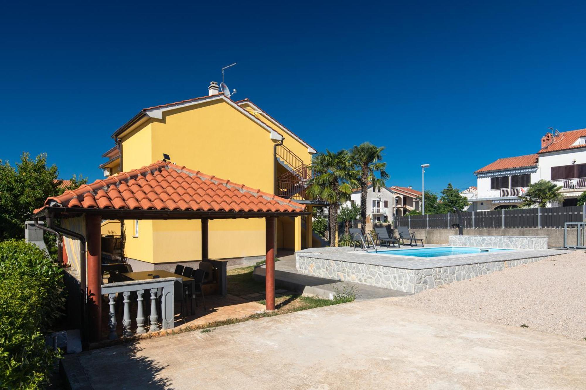 Appartamento Tom'S House Njivice Esterno foto