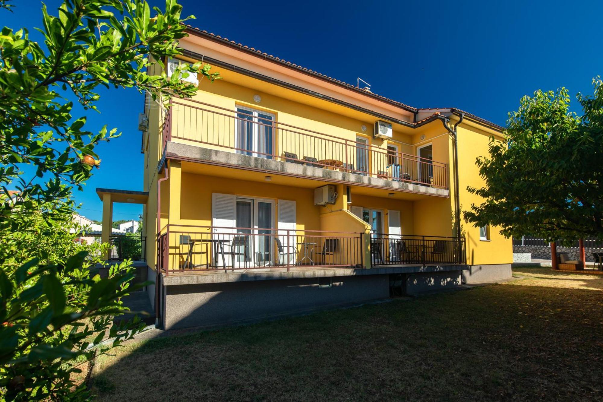 Appartamento Tom'S House Njivice Esterno foto