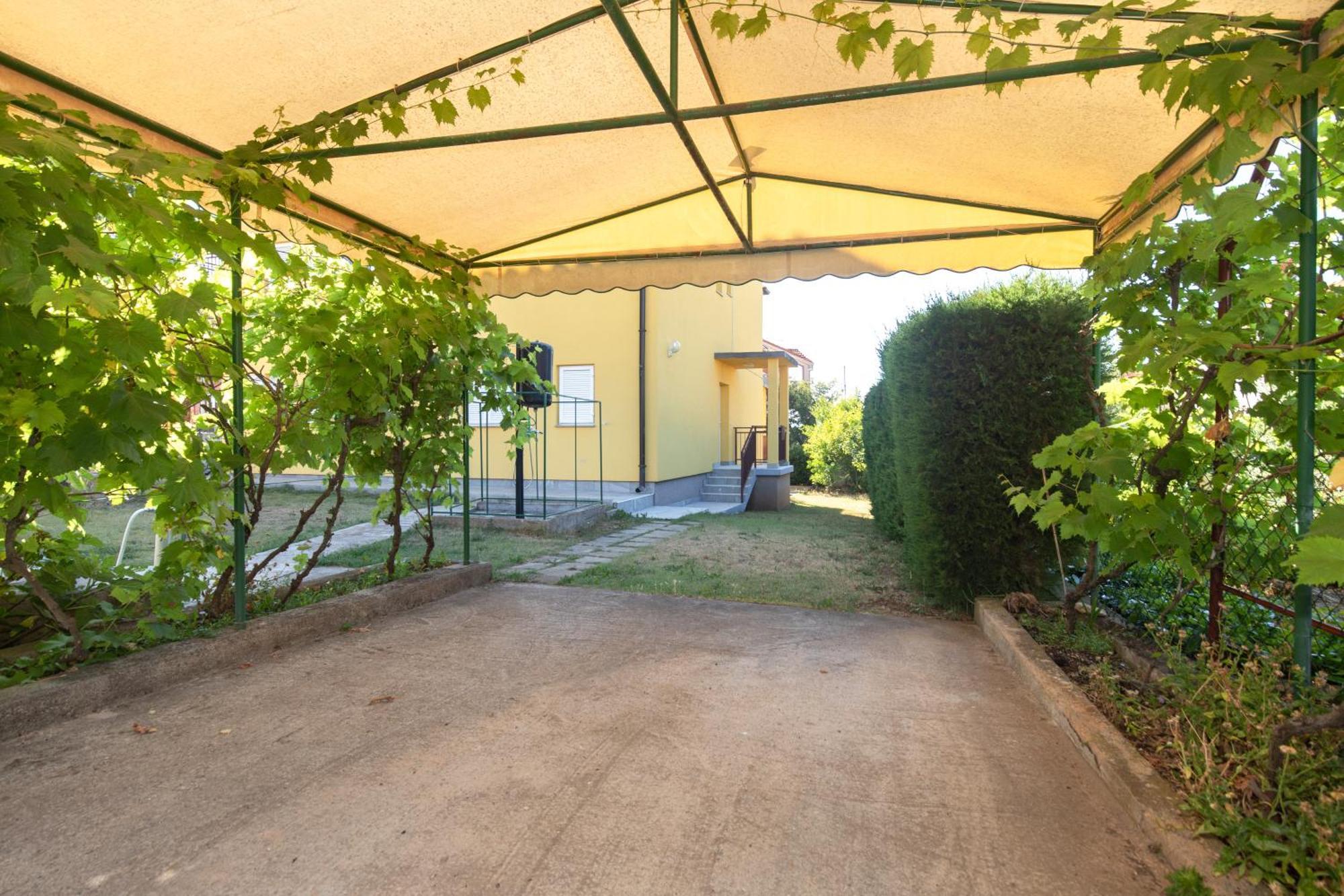 Appartamento Tom'S House Njivice Esterno foto