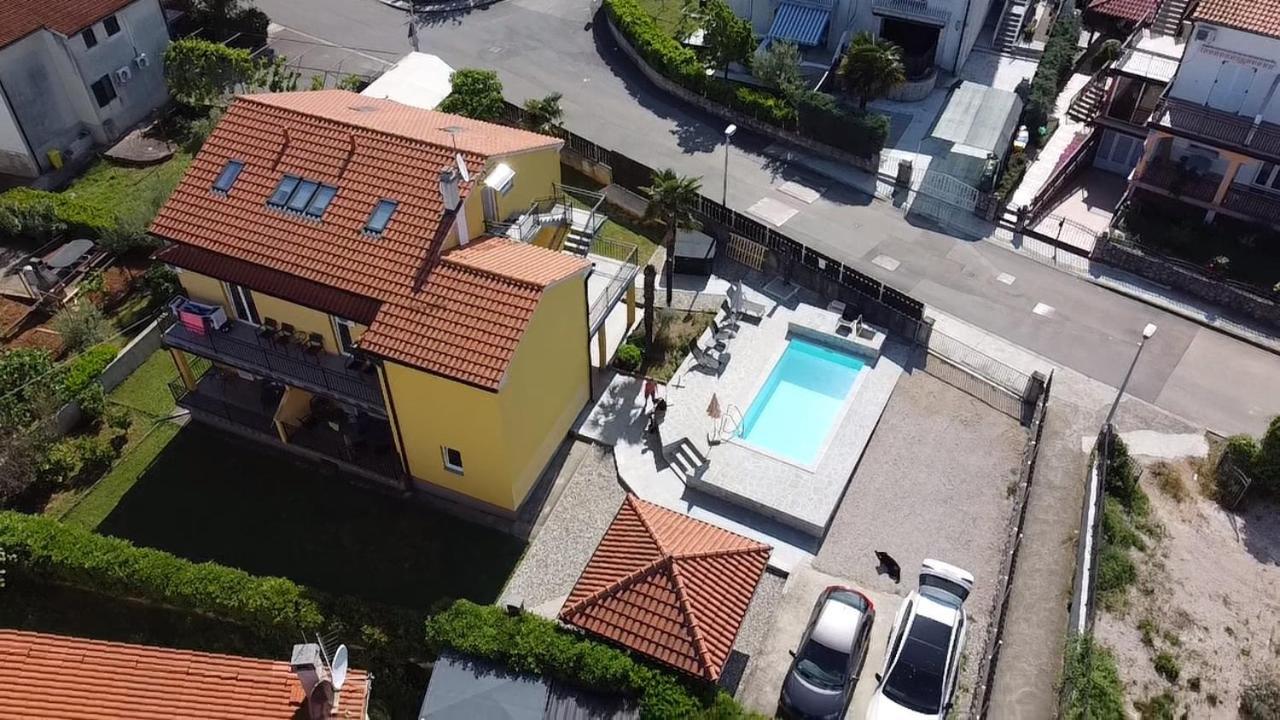 Appartamento Tom'S House Njivice Esterno foto